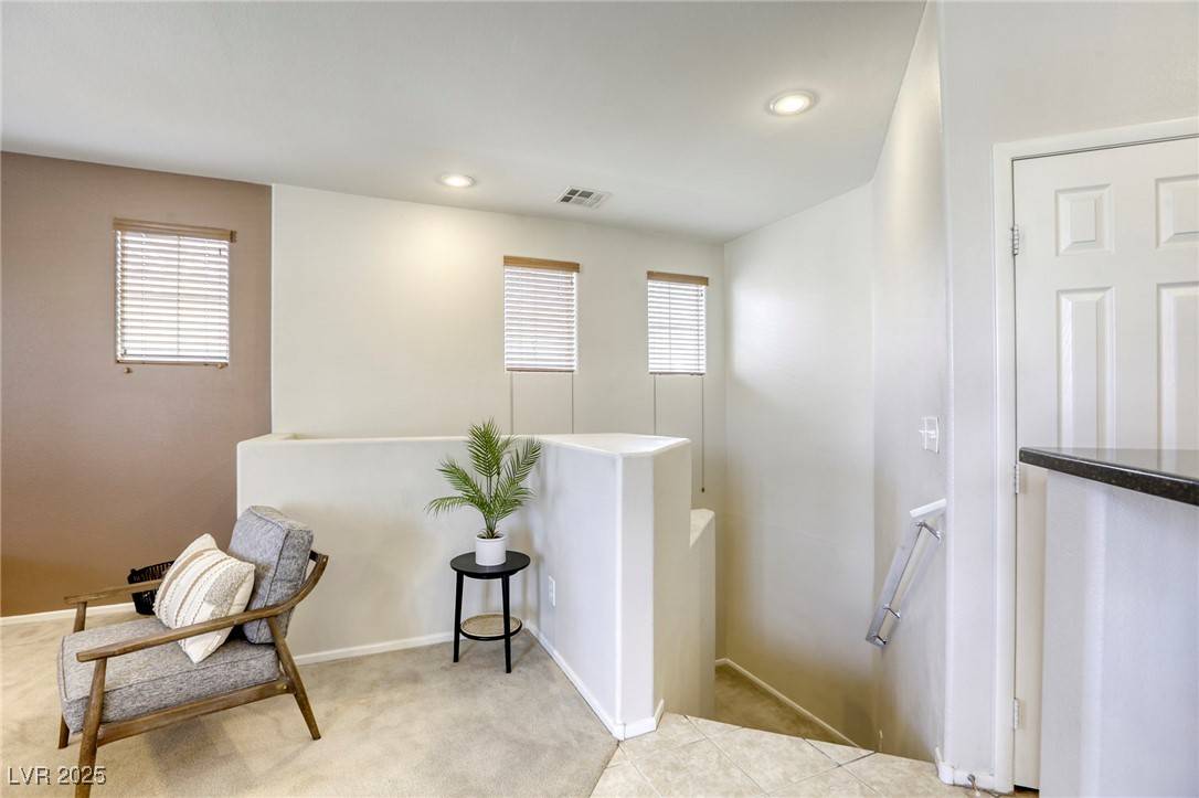 Las Vegas, NV 89118,6255 W Arby AVE #118
