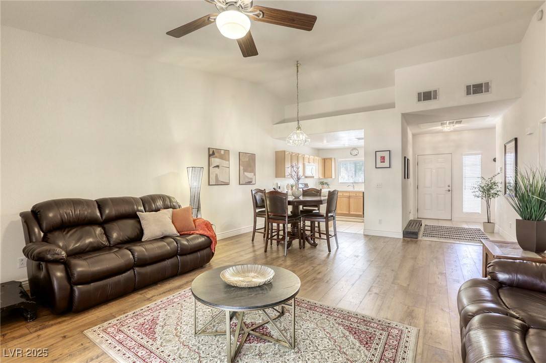 Las Vegas, NV 89144,10553 Pine Pointe AVE #203