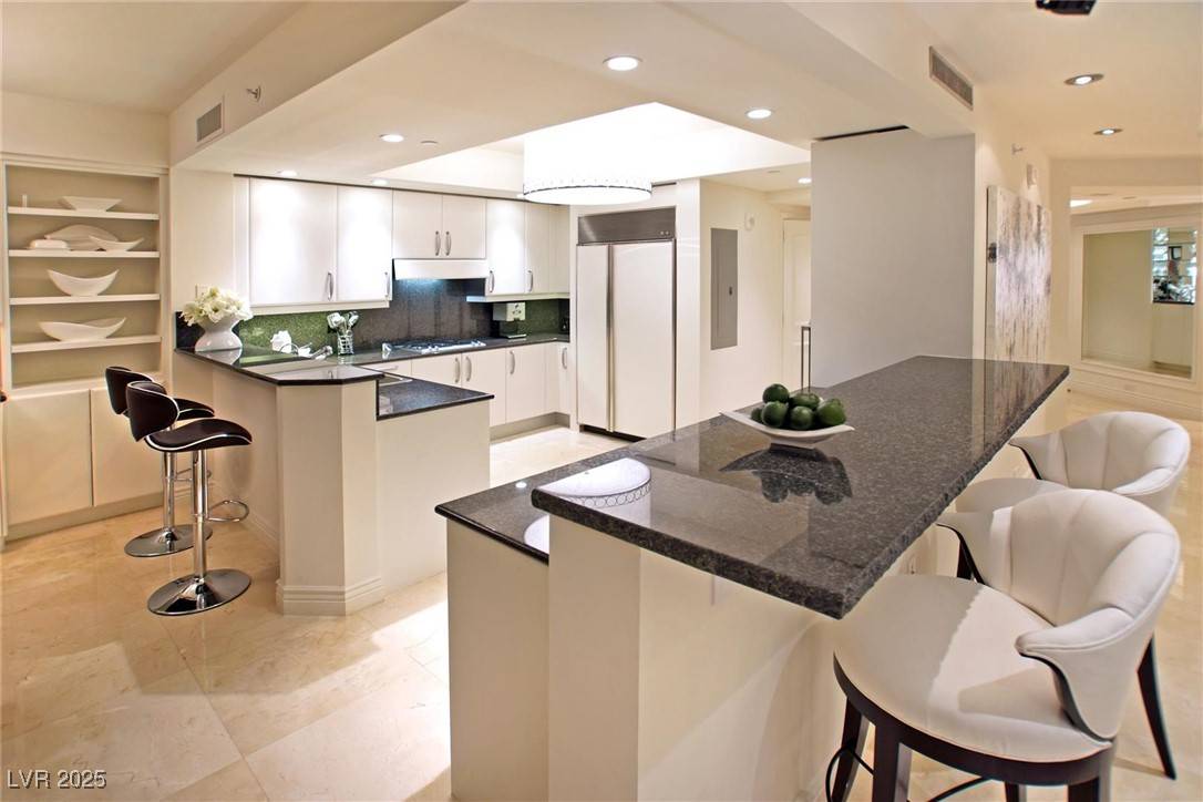 Las Vegas, NV 89109,2747 Paradise RD #1703