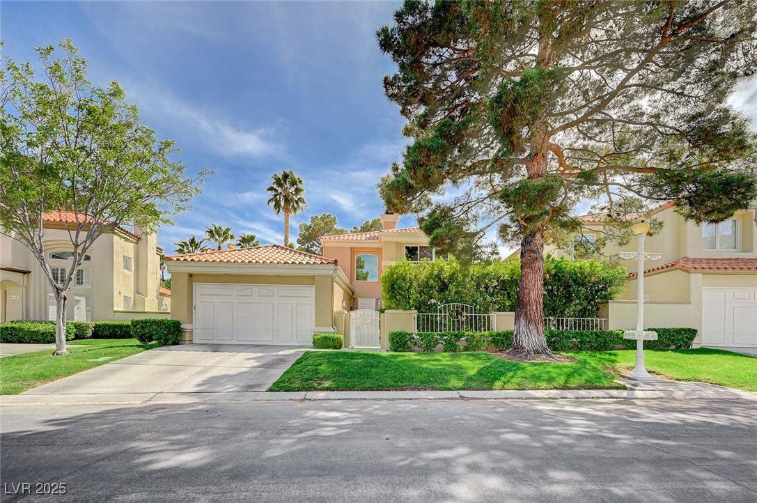Las Vegas, NV 89113,8221 Crow Valley LN