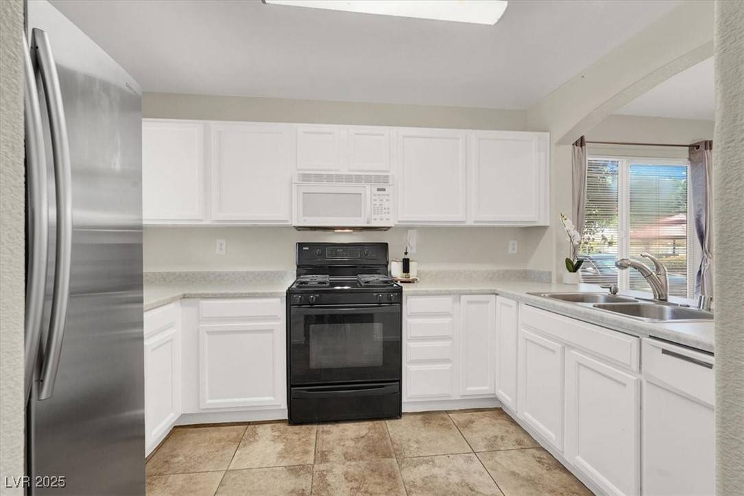 Las Vegas, NV 89183,10324 Lettuce Leaf ST