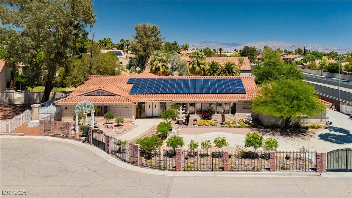 2255 S Buffalo DR, Las Vegas, NV 89117