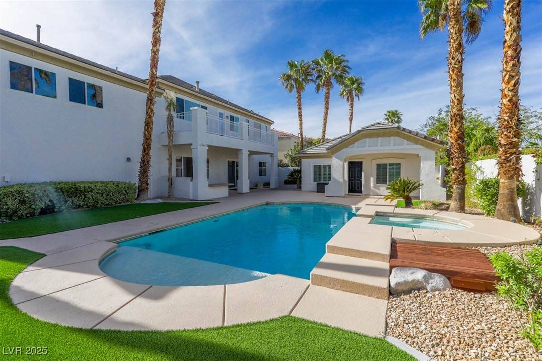 Las Vegas, NV 89117,2694 Caumsett CT