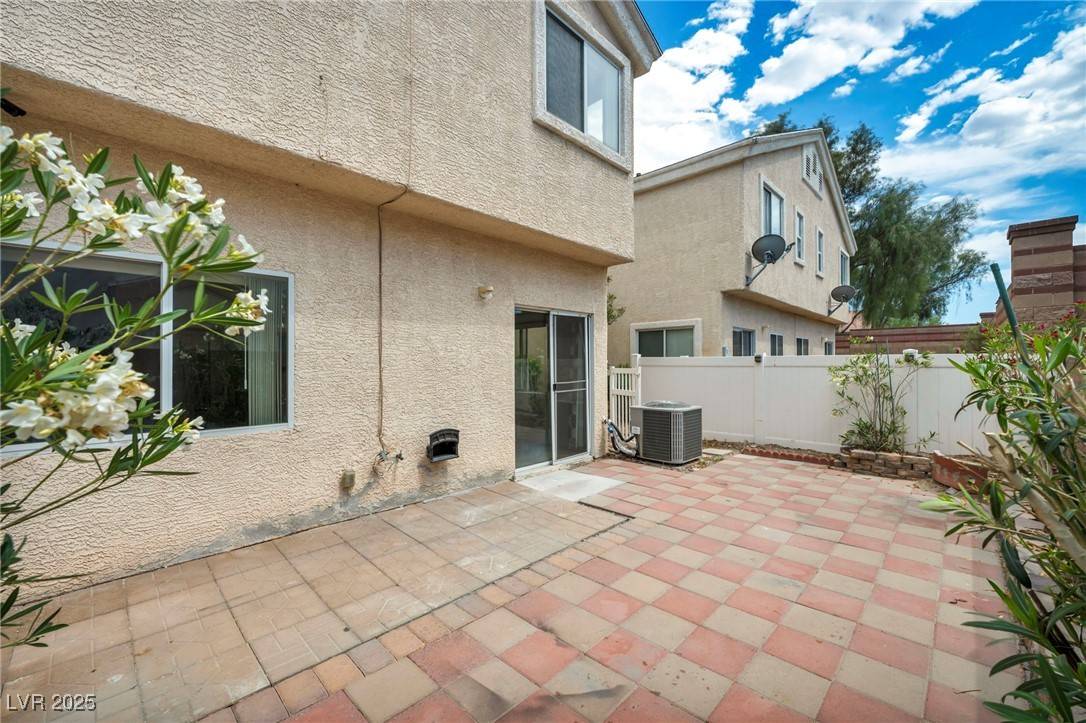 Las Vegas, NV 89122,4665 Dealers Choice WAY #103