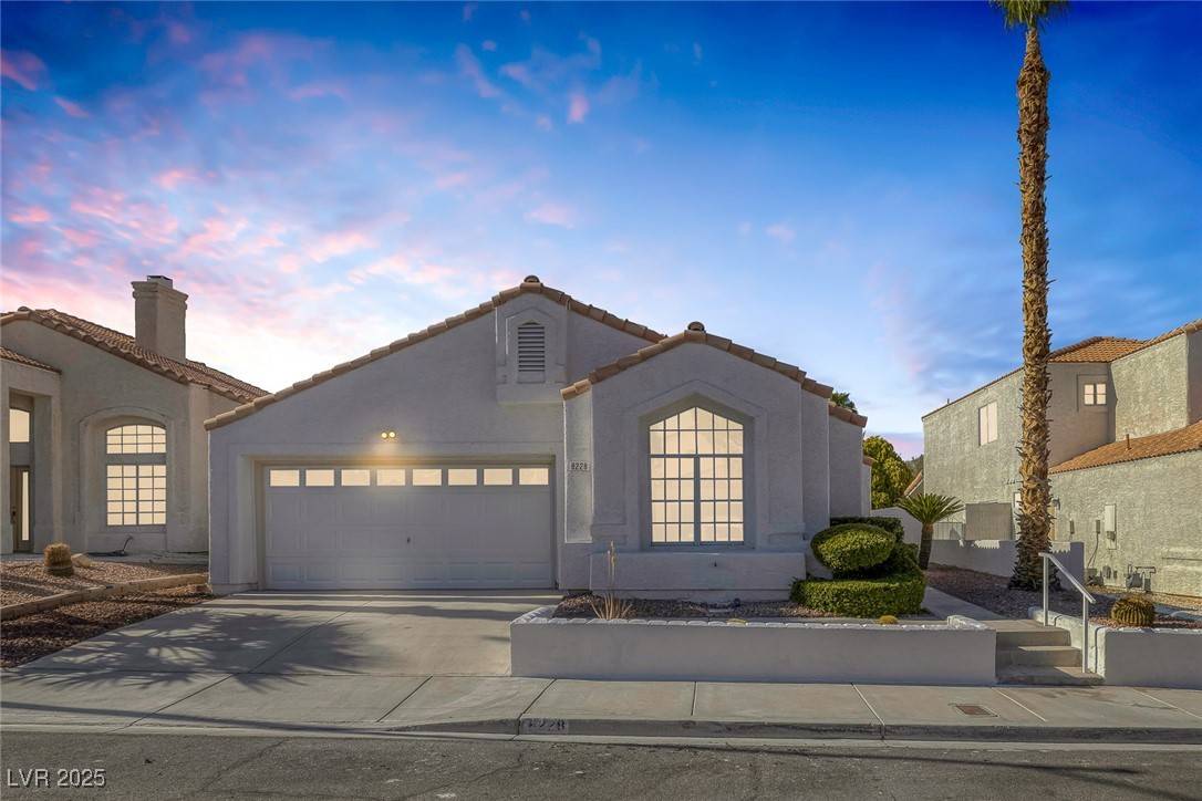 Las Vegas, NV 89128,8228 Lauderdale CT