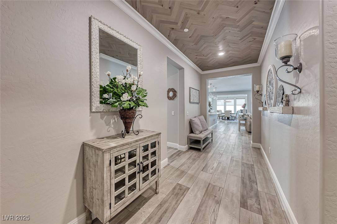 Henderson, NV 89011,17 Sun Mirage AVE