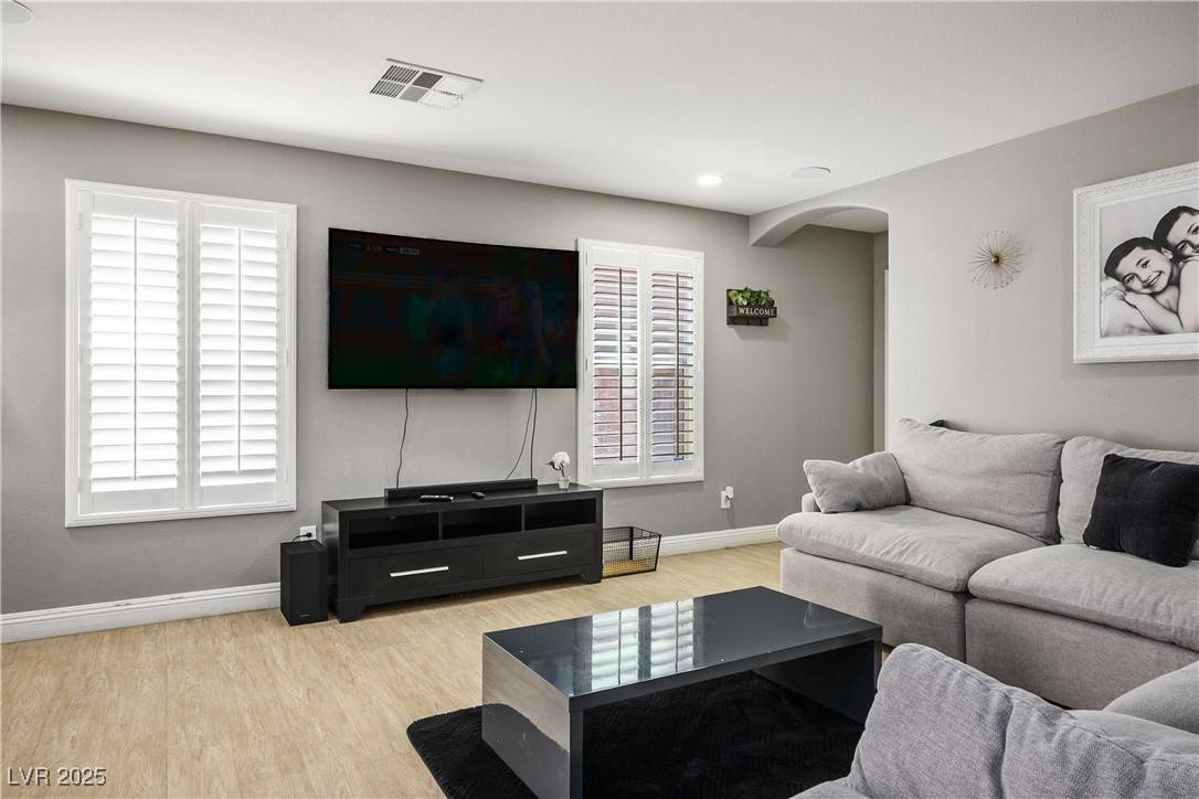 10030 Trotter Peak ST, Las Vegas, NV 89178