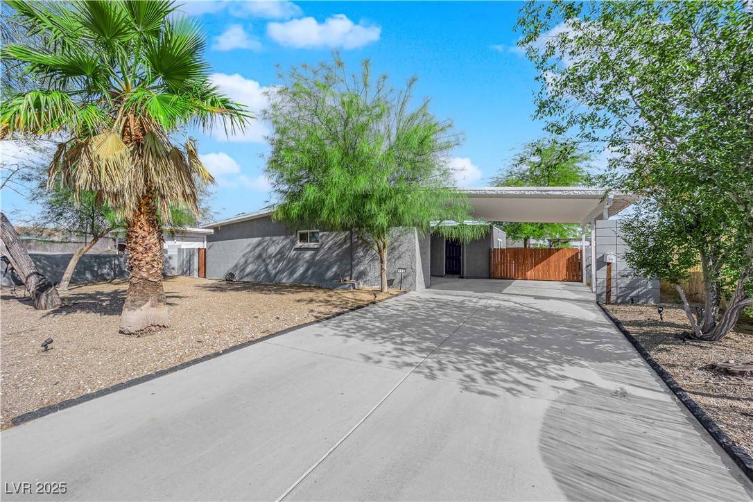 Las Vegas, NV 89119,942 Westminster AVE