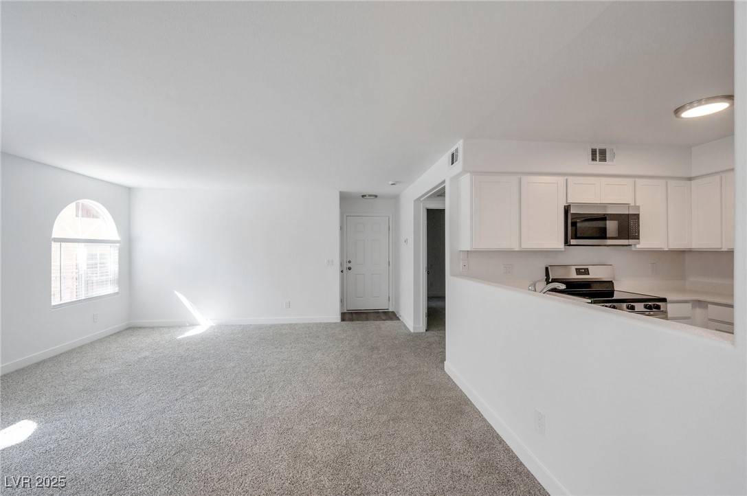 Las Vegas, NV 89117,9325 W Desert Inn RD #120