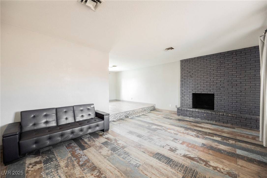 Las Vegas, NV 89121,4666 Plata Del Sol DR