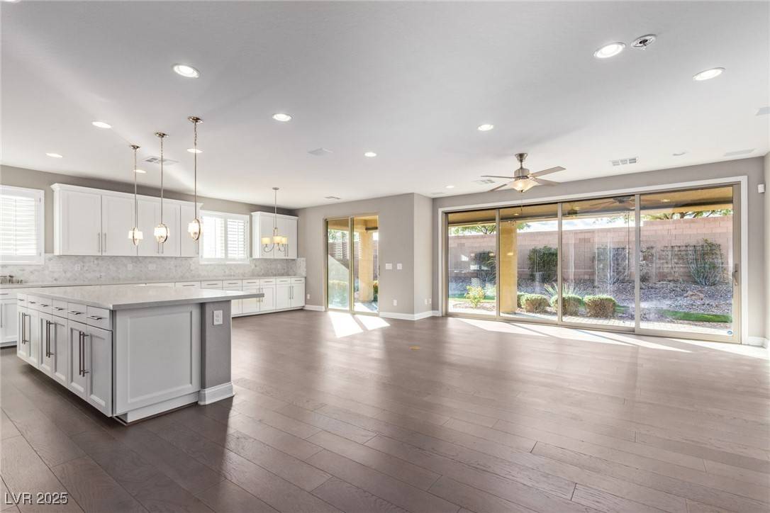 8797 Pinley Spring ST, Las Vegas, NV 89113
