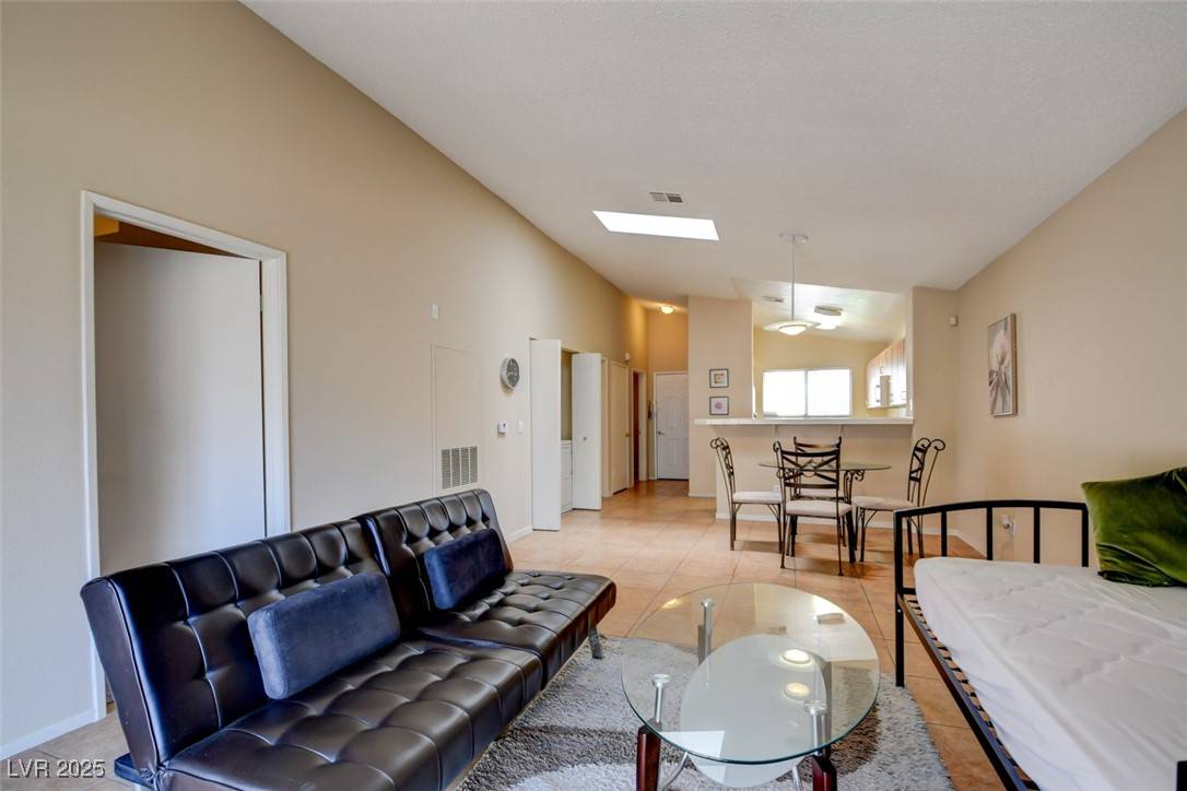 Las Vegas, NV 89145,7821 Gable LN