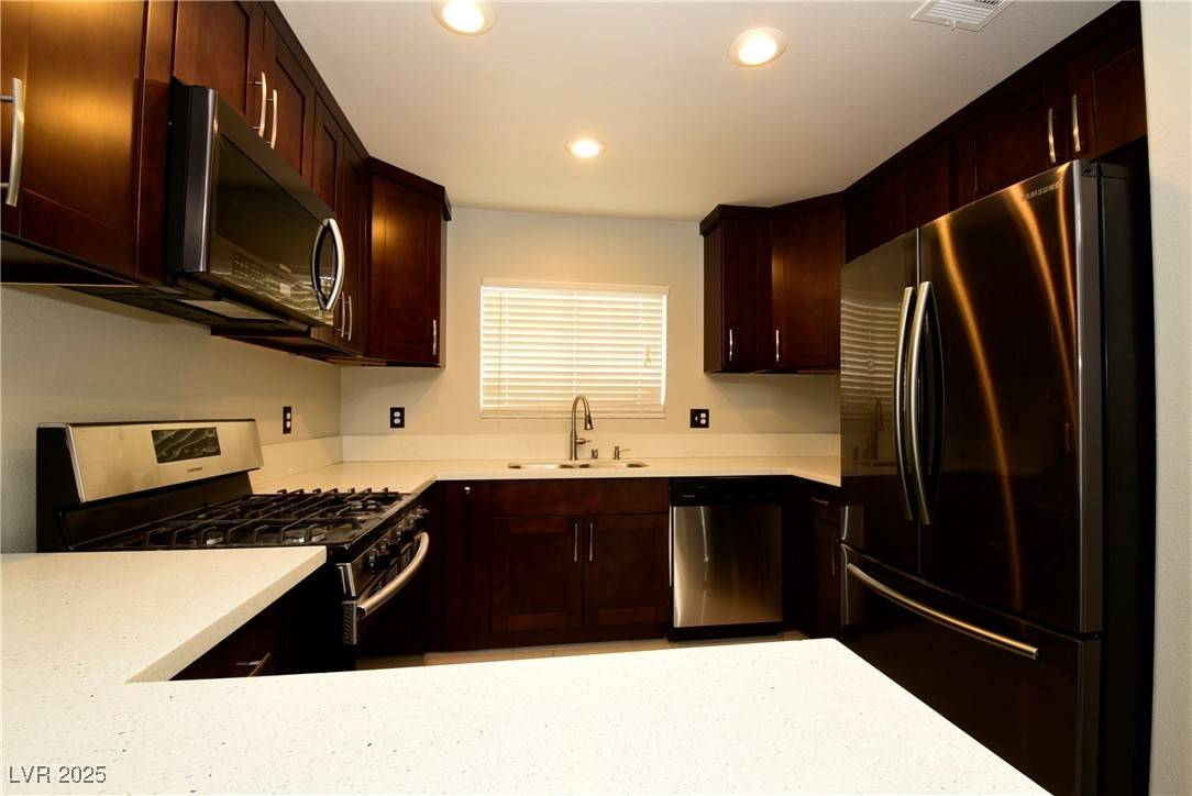 Las Vegas, NV 89144,10524 Autumn Pine AVE #205