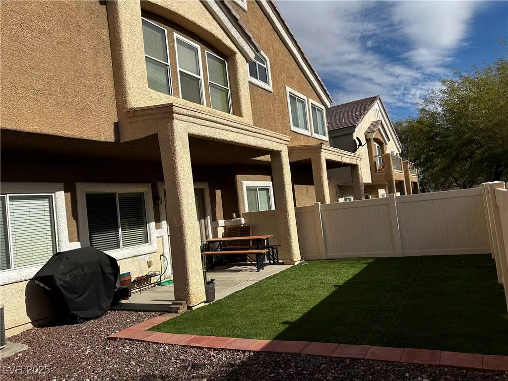 Las Vegas, NV 89149,9133 Forest Willow AVE #102