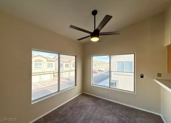 Las Vegas, NV 89149,4941 Black Bear RD #202