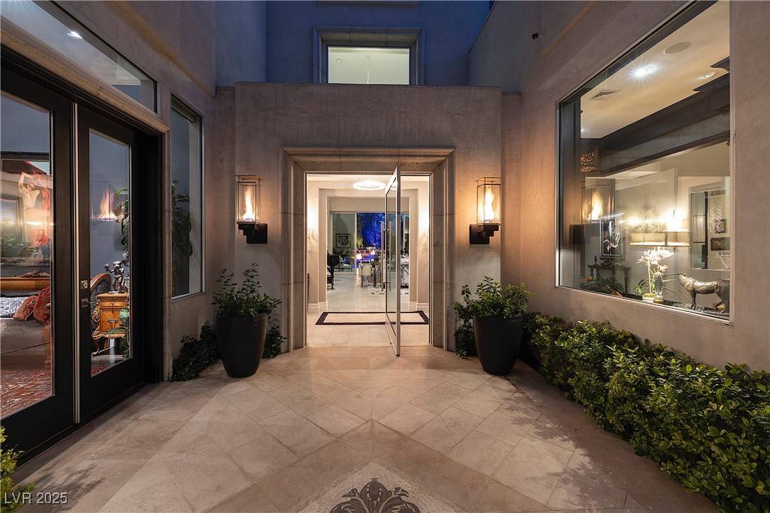 Las Vegas, NV 89107,2323 Pinto LN
