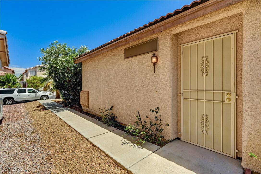 Las Vegas, NV 89142,6369 Bushkill Creek CT