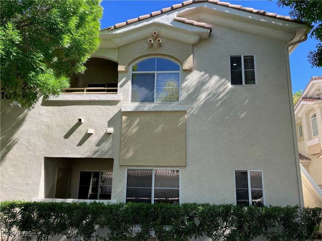 Las Vegas, NV 89144,1420 Red Crest LN #202