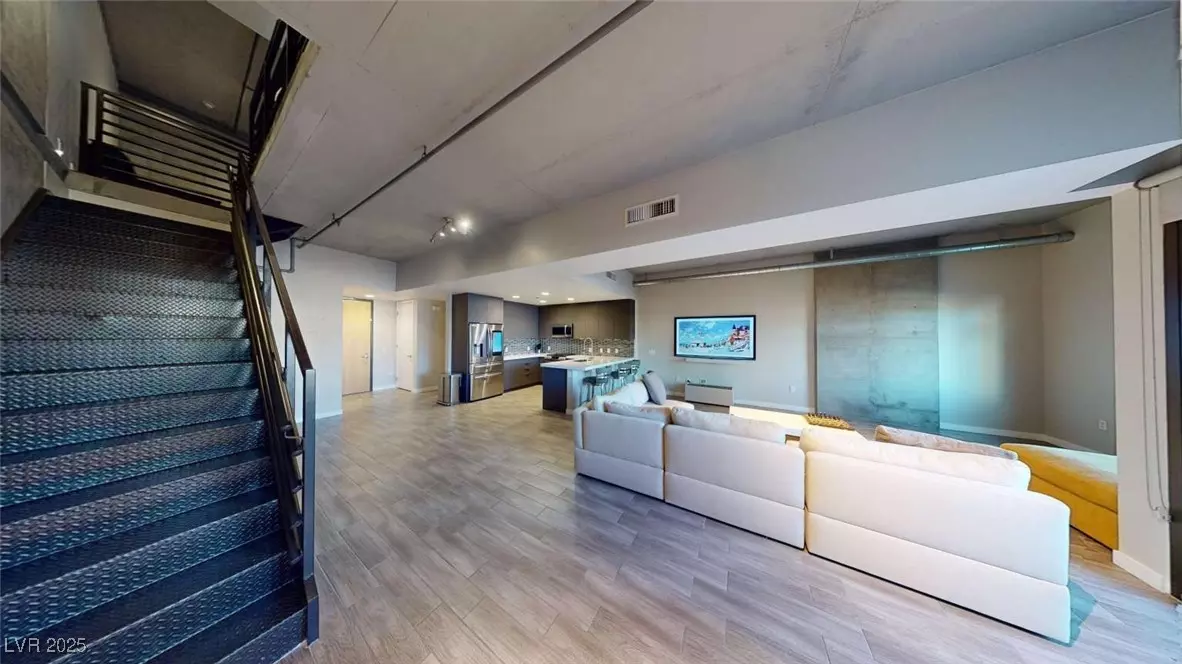 Las Vegas, NV 89101,353 E Bonneville AVE #125