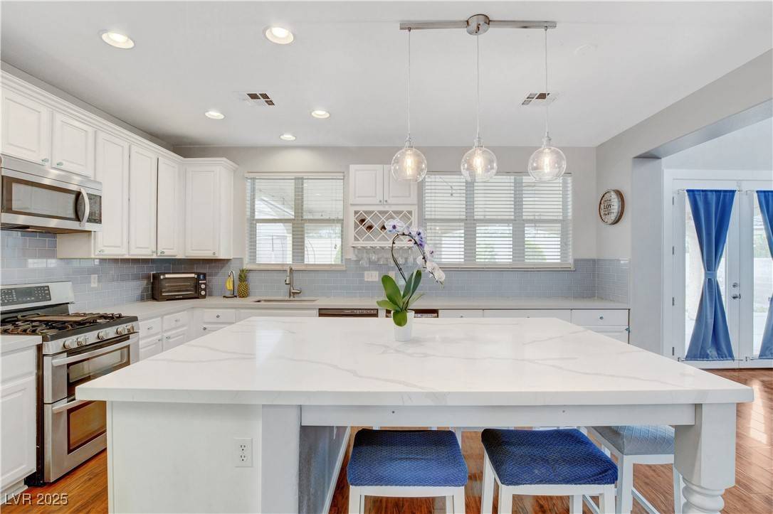 North Las Vegas, NV 89081,5642 Breckenridge ST