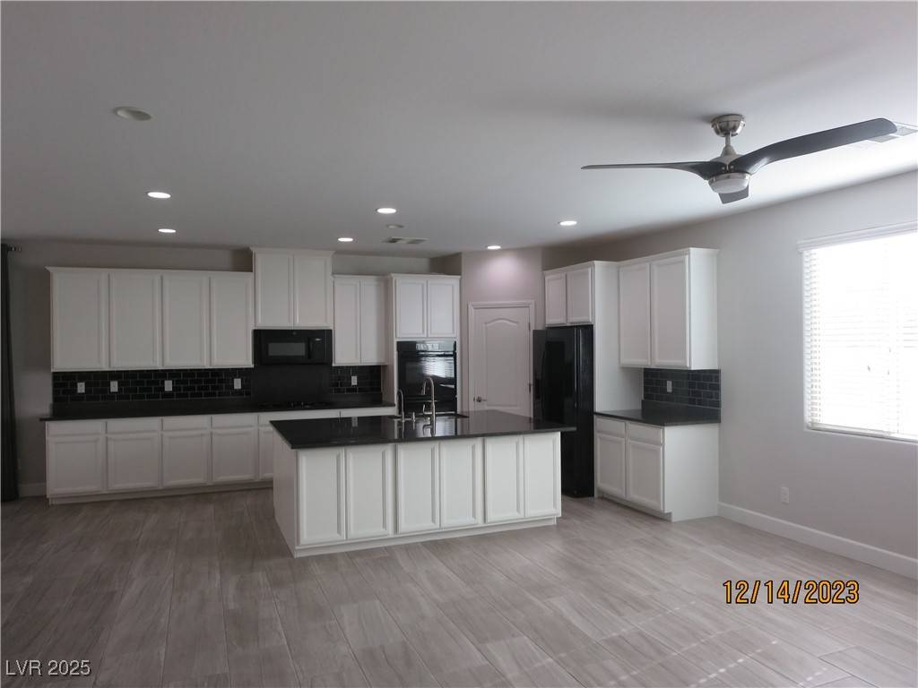Las Vegas, NV 89113,6118 Andover Wood RD