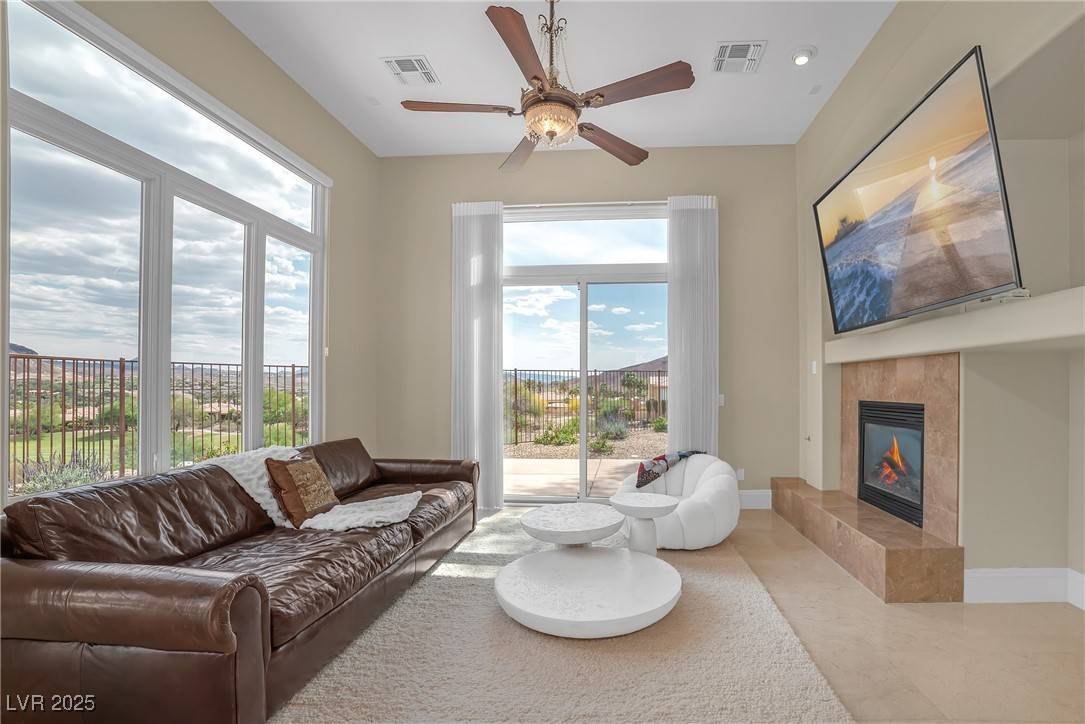 Henderson, NV 89011,32 Cerchio Basso