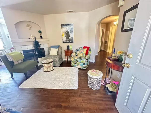 Henderson, NV 89015,698 S Racetrack RD #322