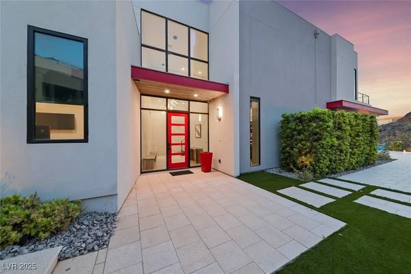 Henderson, NV 89012,383 Solitude Peak LN