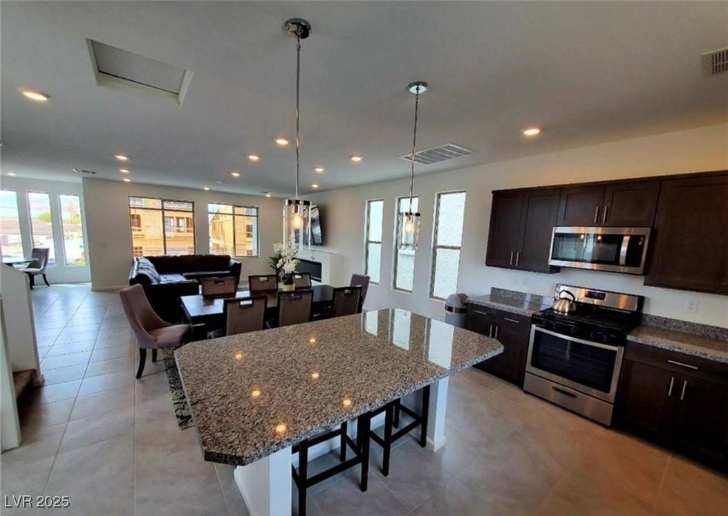 Las Vegas, NV 89113,7984 Mountain Lilac ST