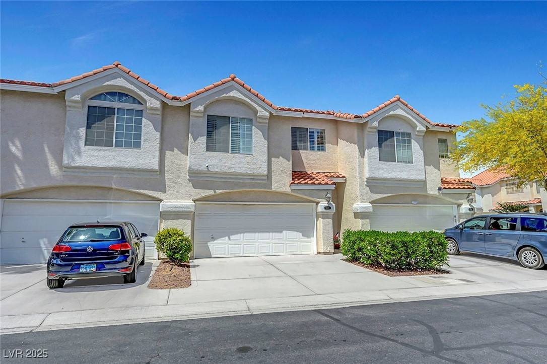 Las Vegas, NV 89118,5221 Tropical Peach DR