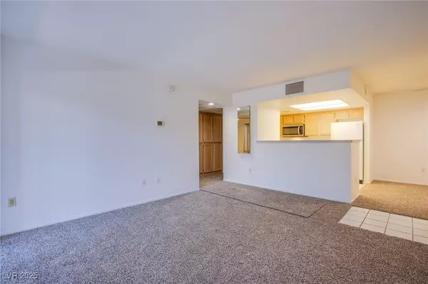 Las Vegas, NV 89113,8070 W Russell RD #1028