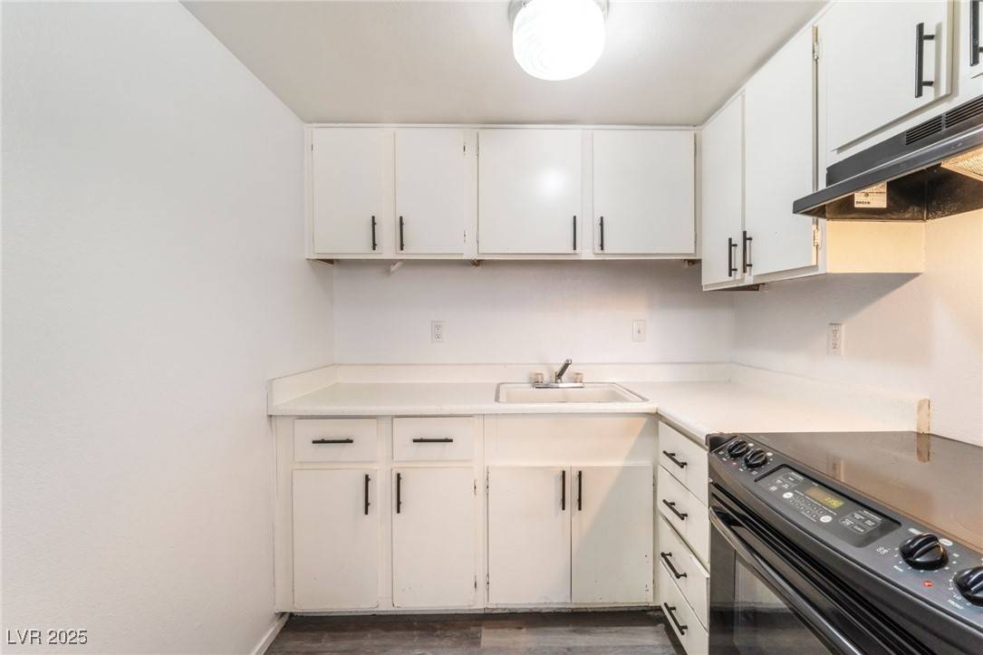 Las Vegas, NV 89115,4721 Cessna AVE #2