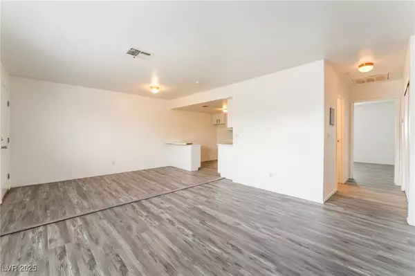 Las Vegas, NV 89115,4721 Cessna AVE #4