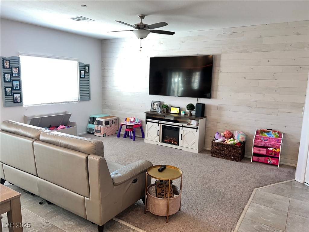 North Las Vegas, NV 89031,2585 Amazing Meadows AVE #1007