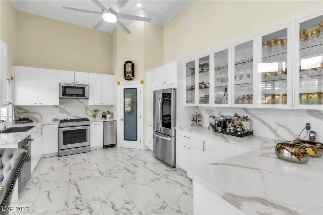Las Vegas, NV 89117,2209 Glenbrook WAY
