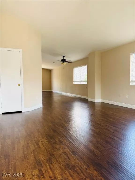 Las Vegas, NV 89122,5272 Mineral Lake DR