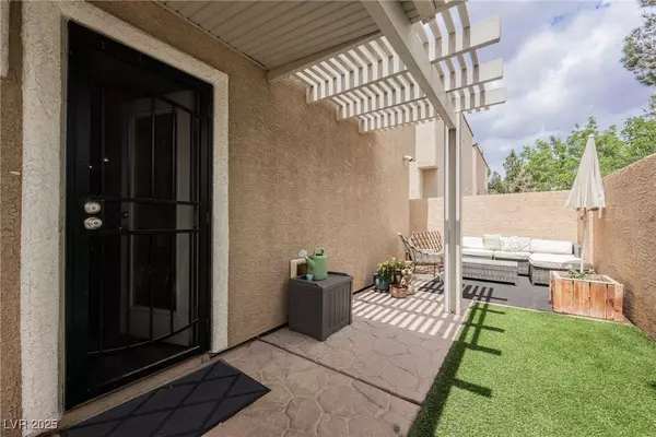 Las Vegas, NV 89183,10400 Beautiful Fruit ST