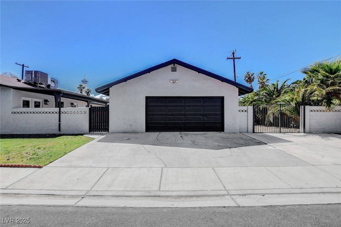 Las Vegas, NV 89104,819 Bracken AVE