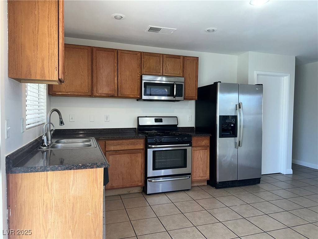 Henderson, NV 89011,665 Saloon CT