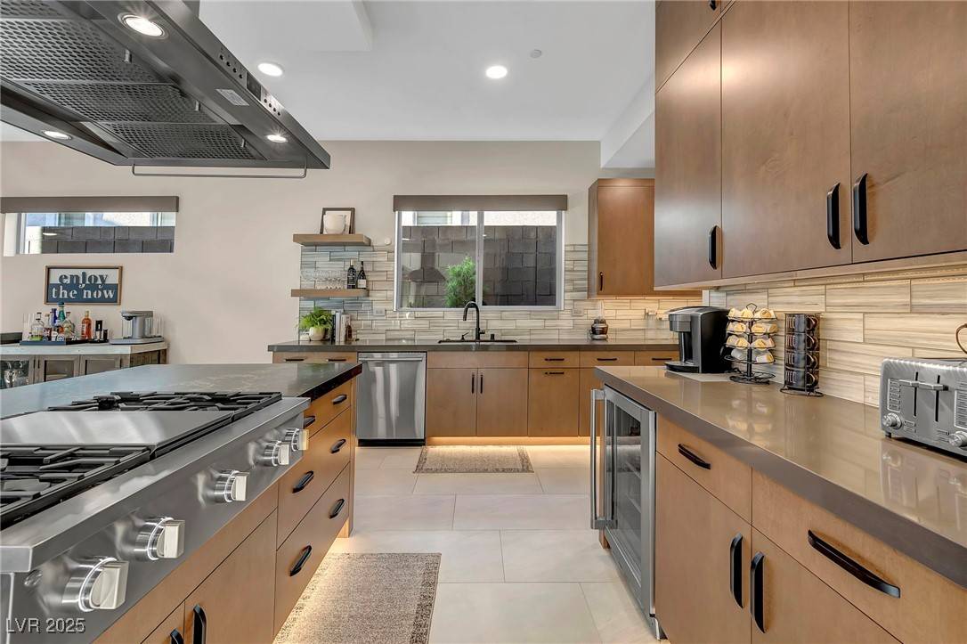 Las Vegas, NV 89138,819 Bolide ST