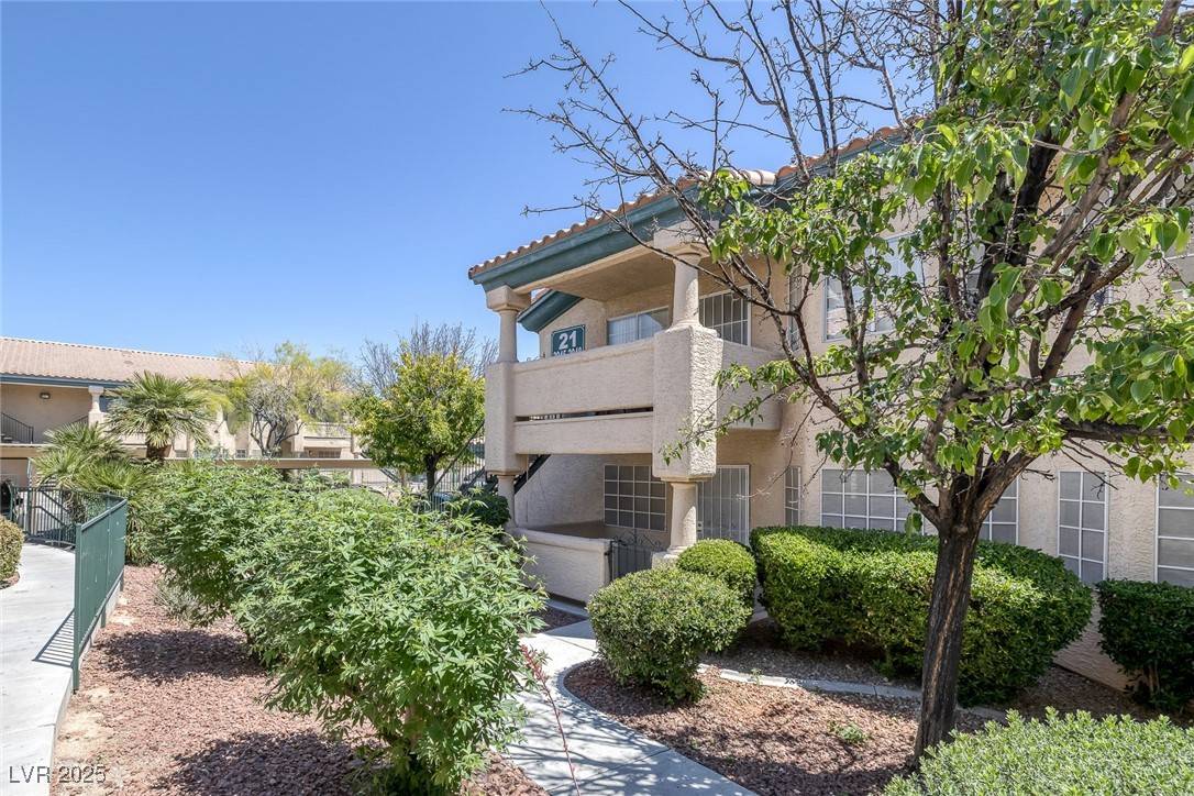 Las Vegas, NV 89117,8410 Eldora AVE #1045