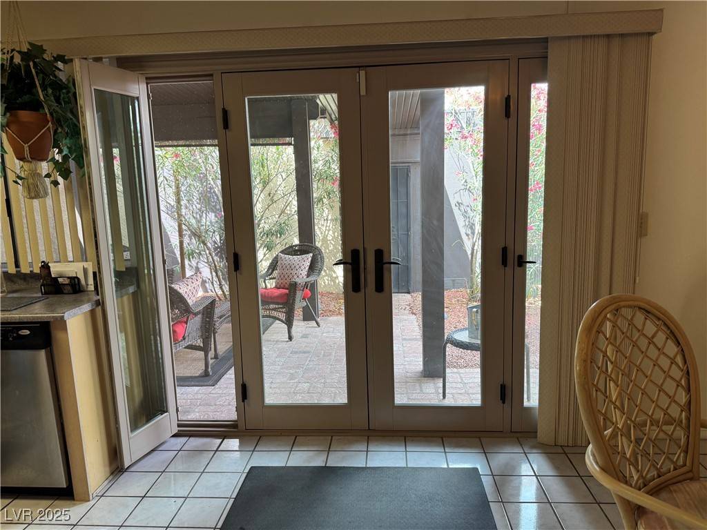 Las Vegas, NV 89121,4662 Kelly Barry WAY
