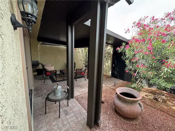 Las Vegas, NV 89121,4662 Kelly Barry WAY