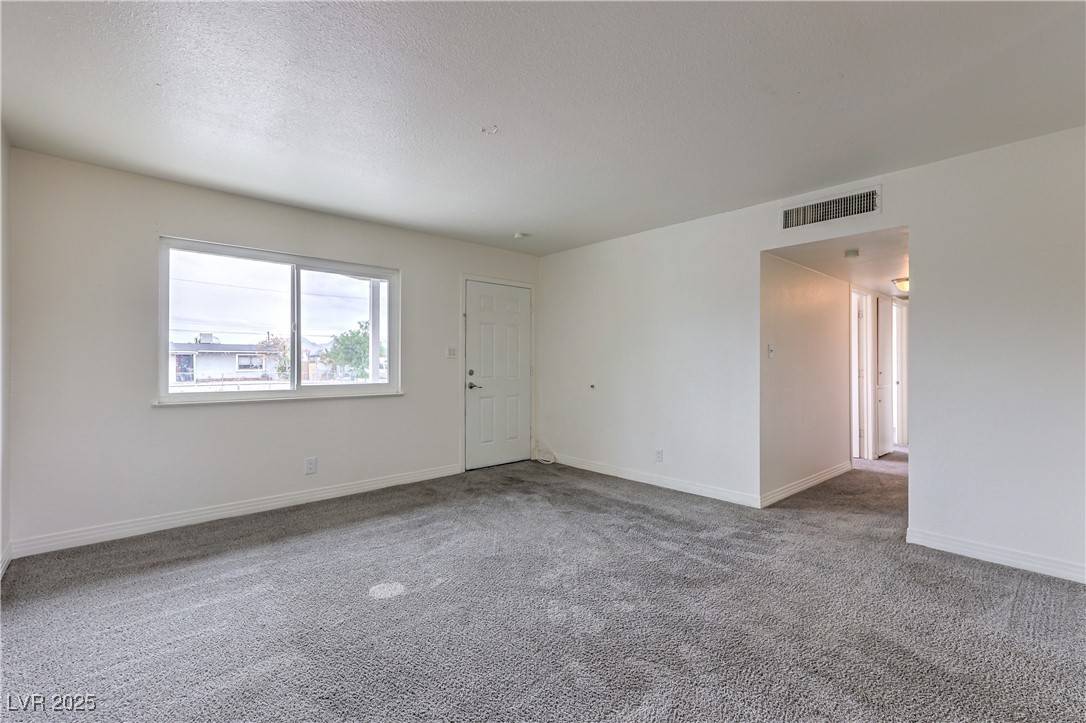 North Las Vegas, NV 89030,2825 Berg ST