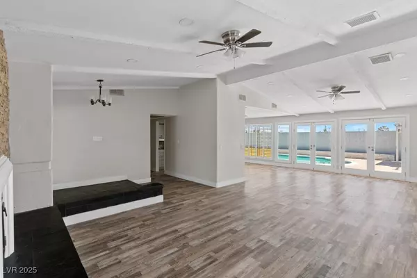 Las Vegas, NV 89107,4417 Saint Andrews CIR