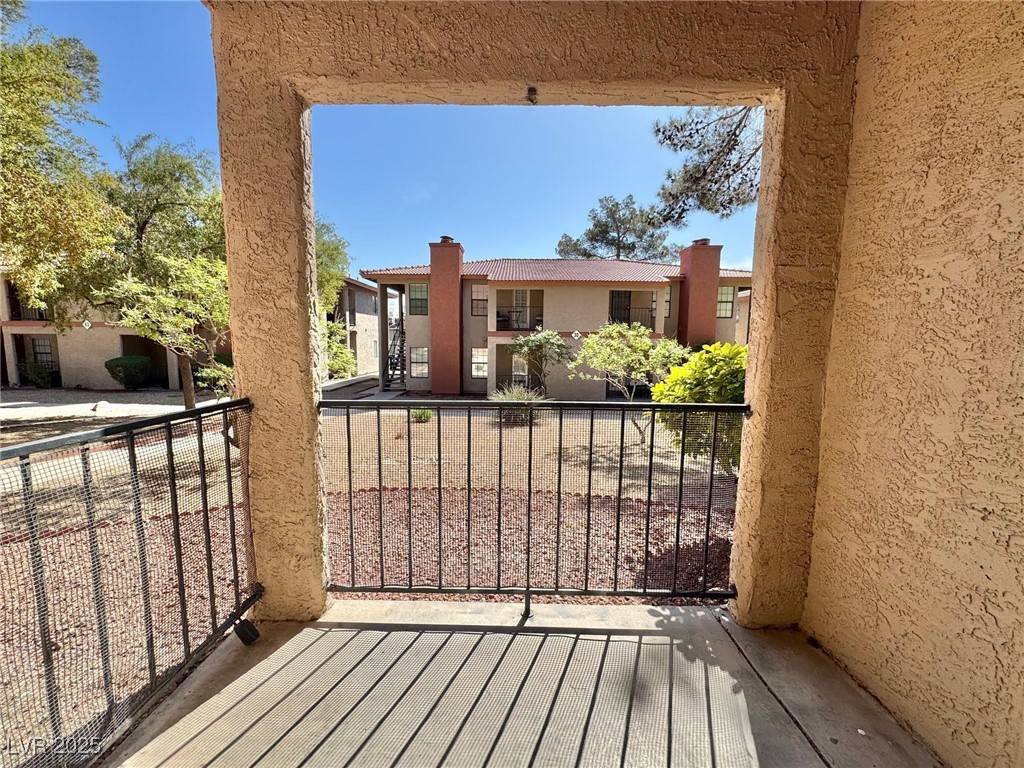 Las Vegas, NV 89103,5576 W Rochelle AVE #31B