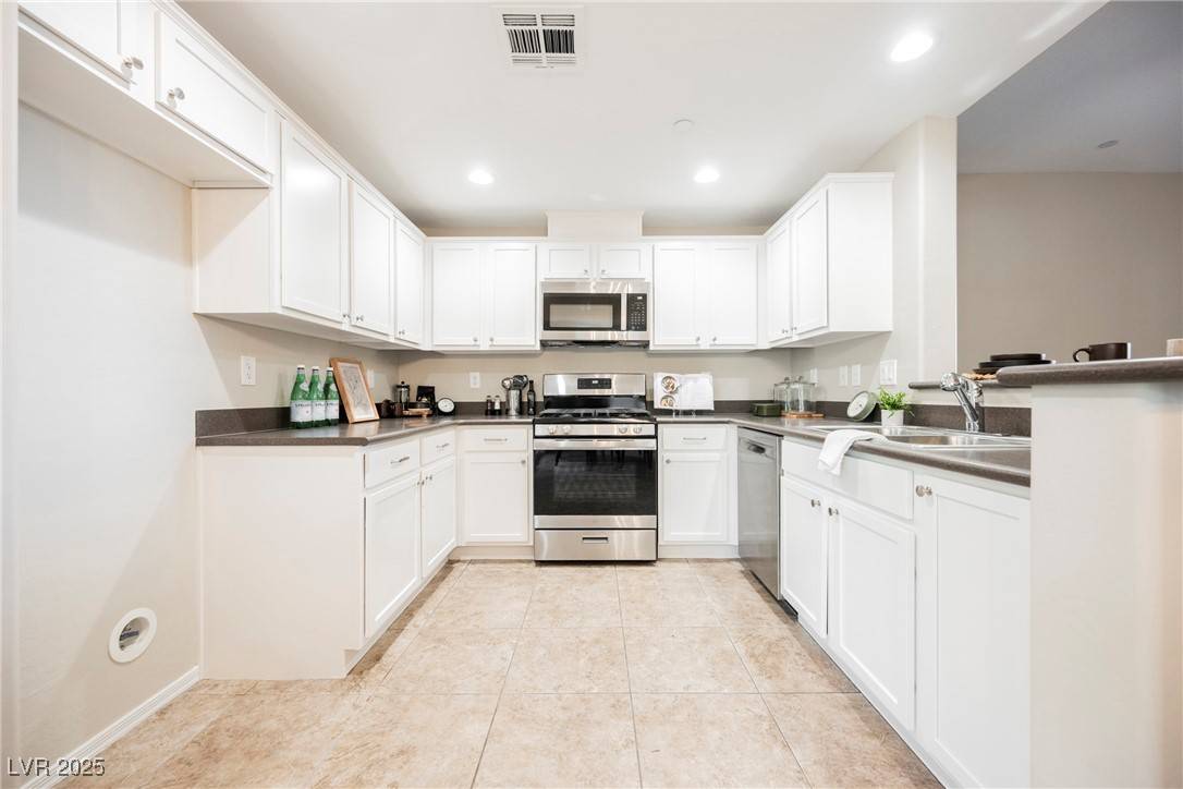 Las Vegas, NV 89131,6868 Sky Pointe DR #1112