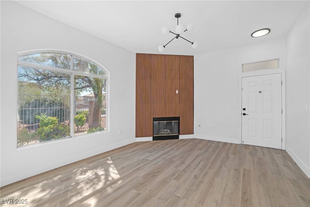 Henderson, NV 89052,700 Carnegie ST #3913