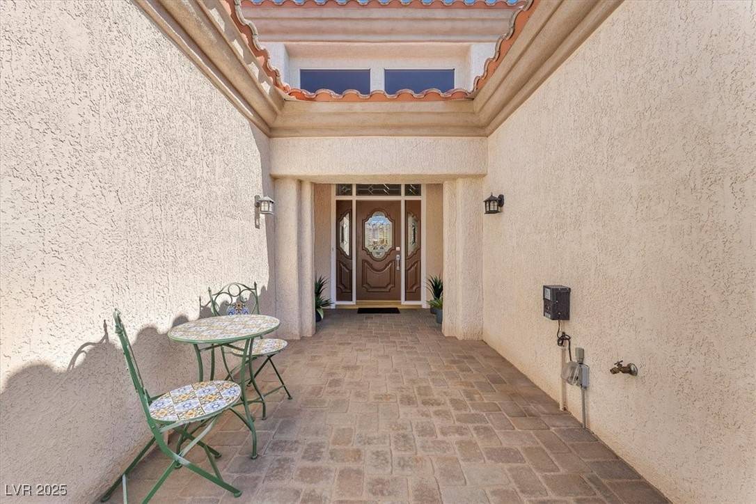 Las Vegas, NV 89134,9916 Netherton DR