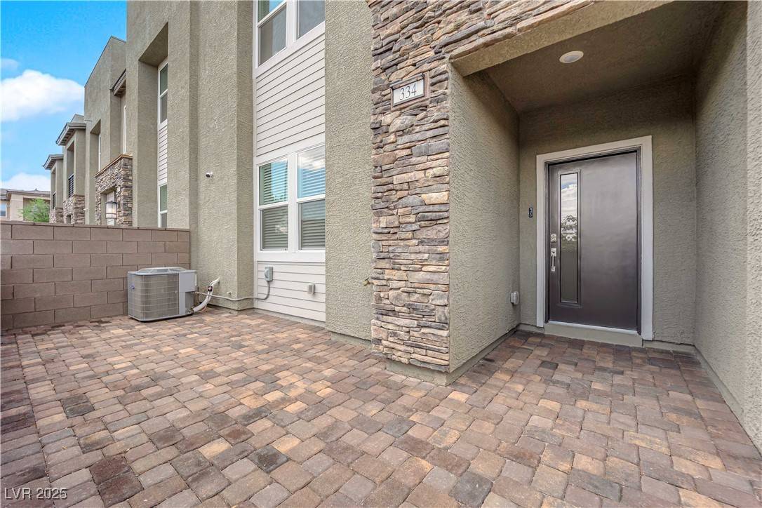 Henderson, NV 89015,334 Laurel Peak DR